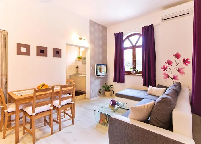 Filip & Tara Apartman *